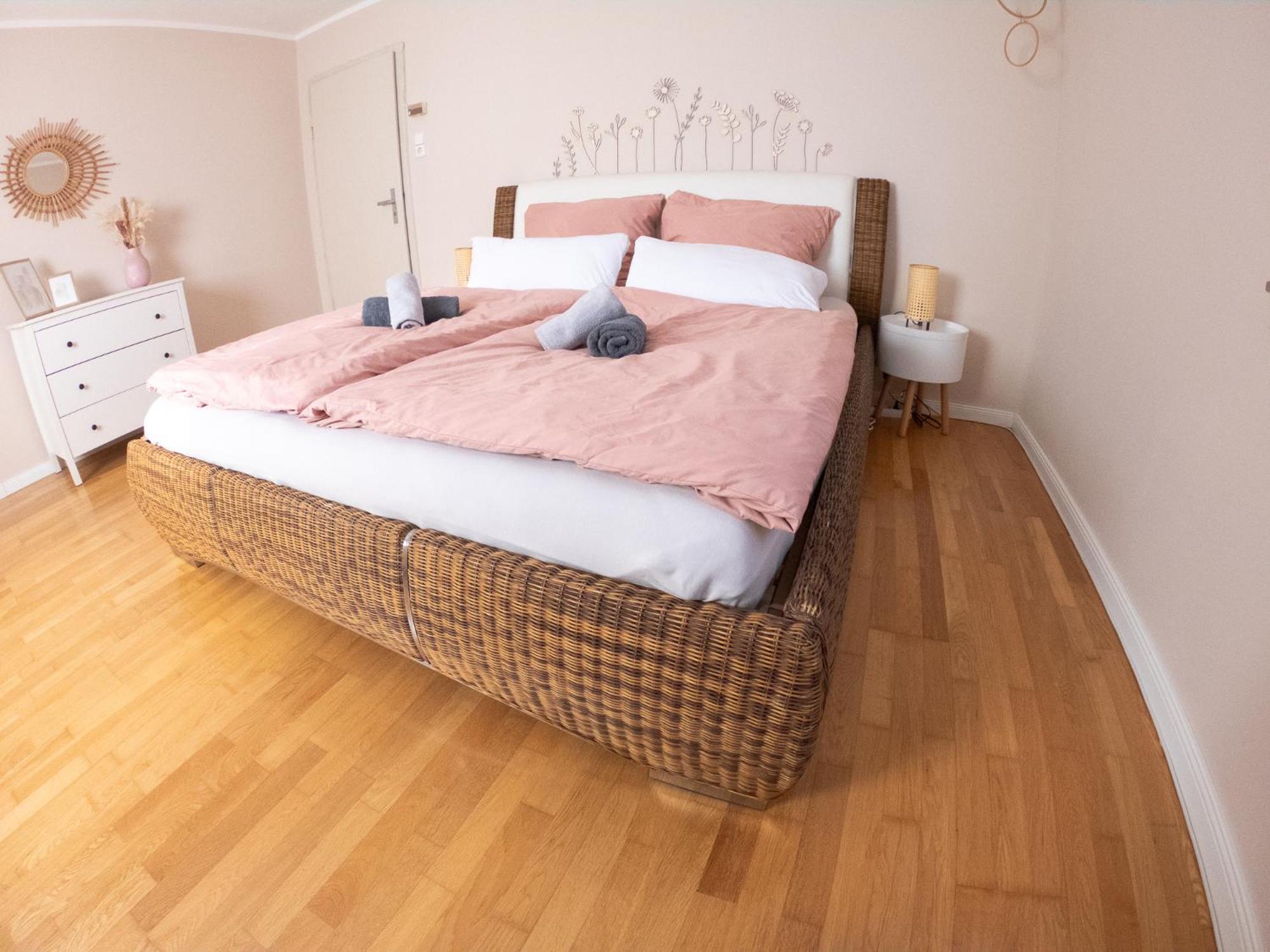 Happybnb Apartment Mit Sonniger Terrasse Lochgau Exterior foto