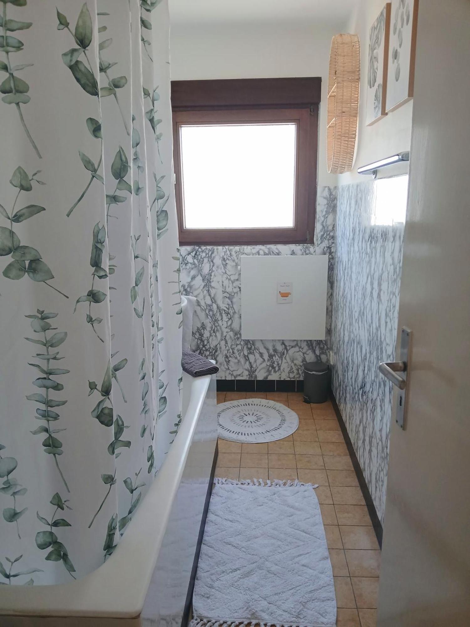 Happybnb Apartment Mit Sonniger Terrasse Lochgau Exterior foto